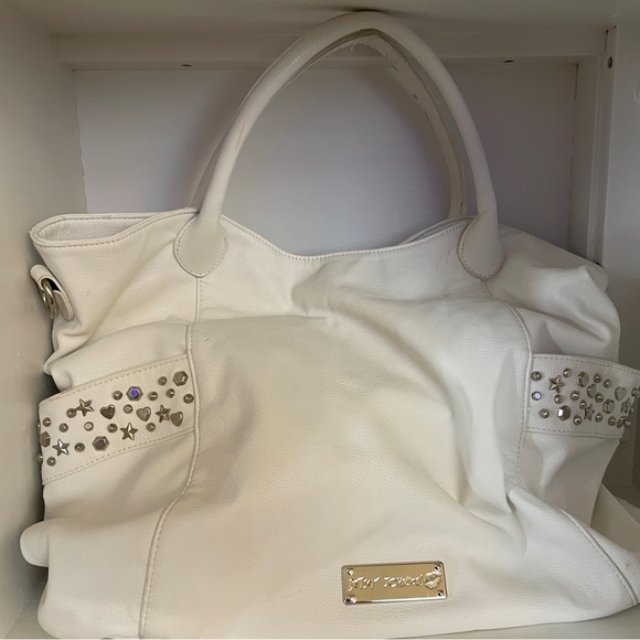Betsy Johnson Large hand bag. Color: White - Picture 2 of 16